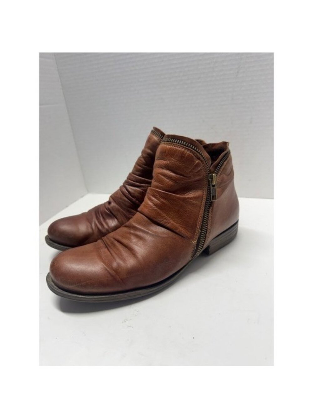 Miz Mooz Brown Leather Ruched Ankle Boots Size 8 Dual Side Zip Low Block Heel